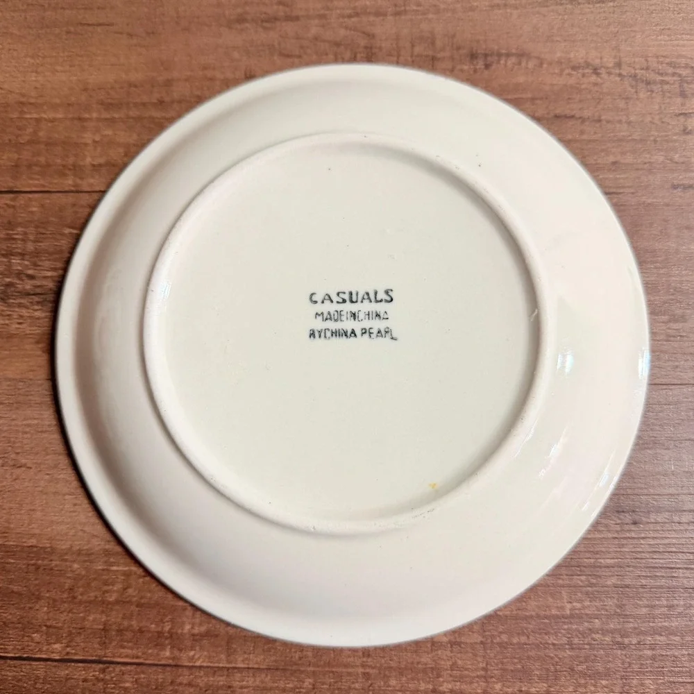 4 VTG Apple Salad Plates 7